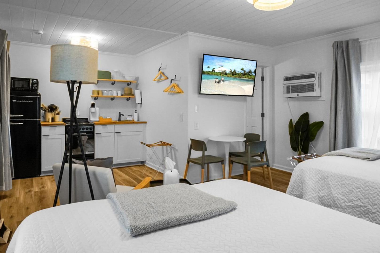 The Boardwalk Inn 캐롤라이나비치 외부 사진