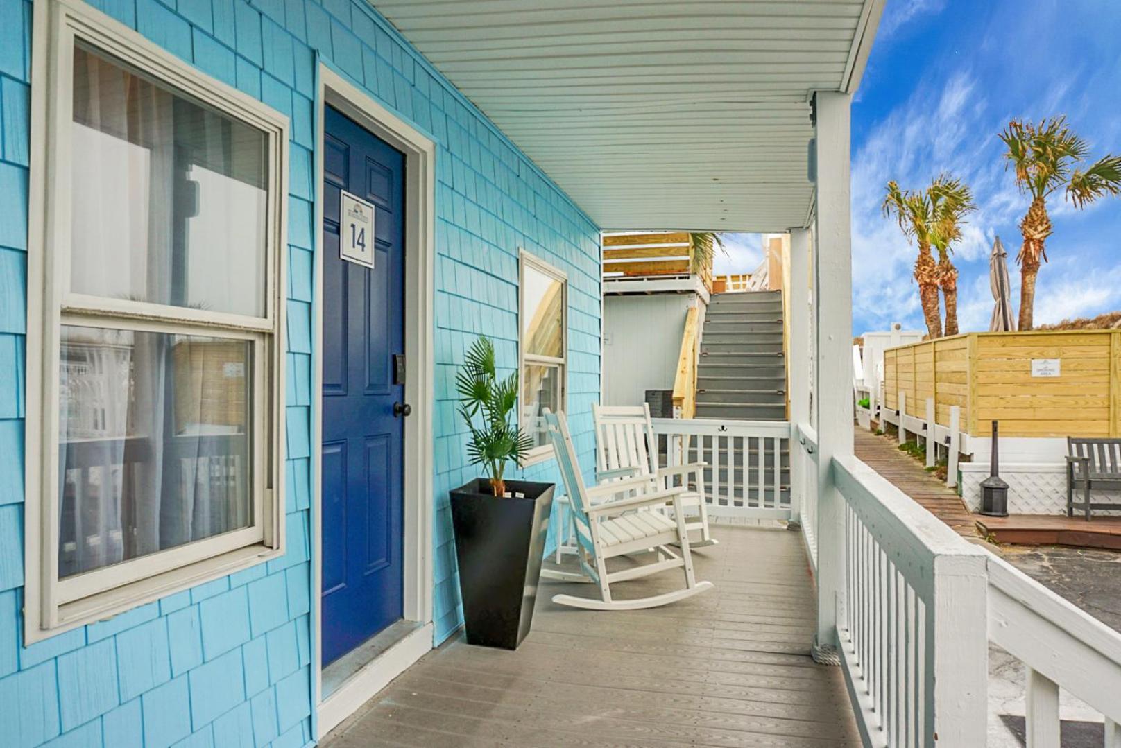 The Boardwalk Inn 캐롤라이나비치 외부 사진