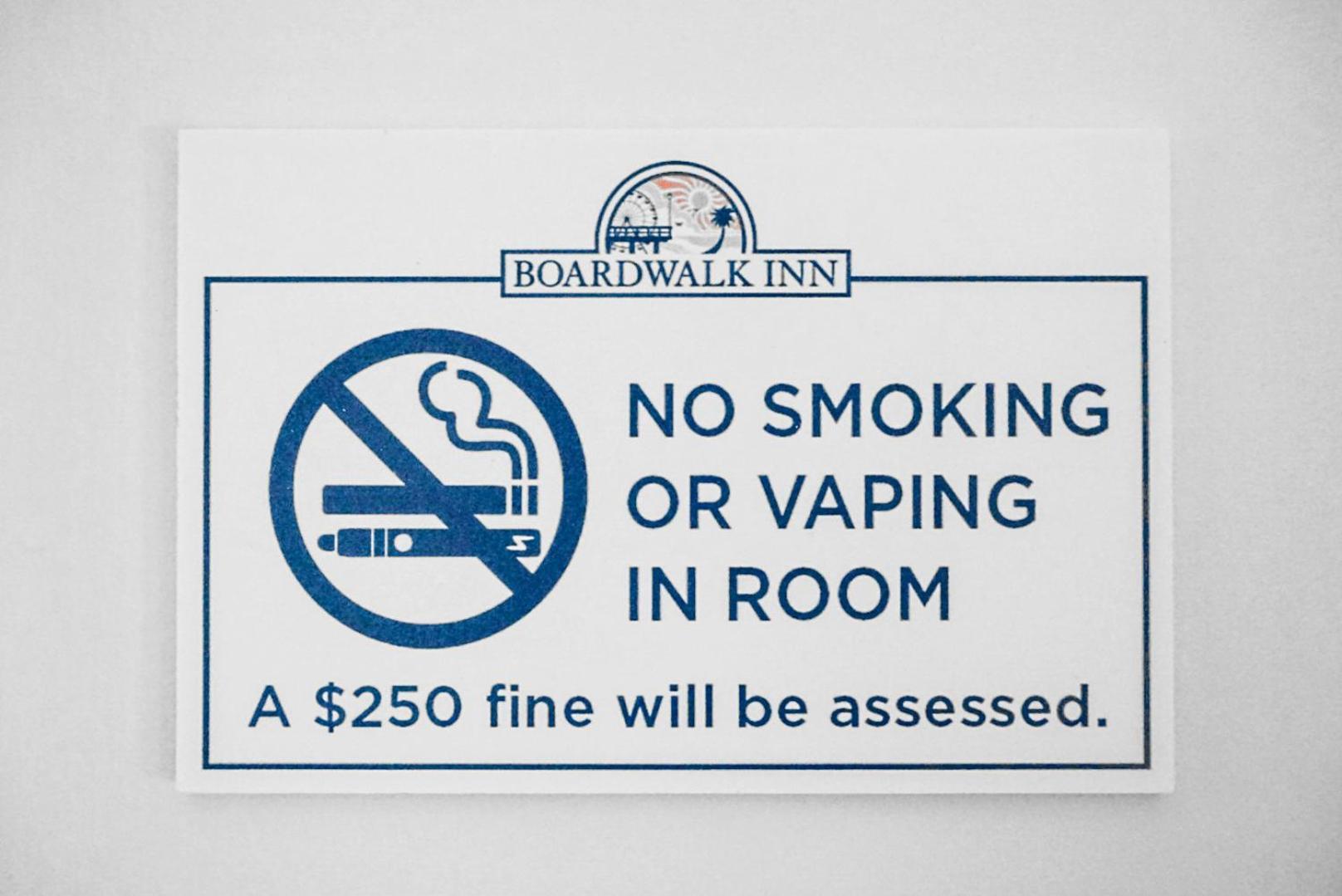 The Boardwalk Inn 캐롤라이나비치 외부 사진